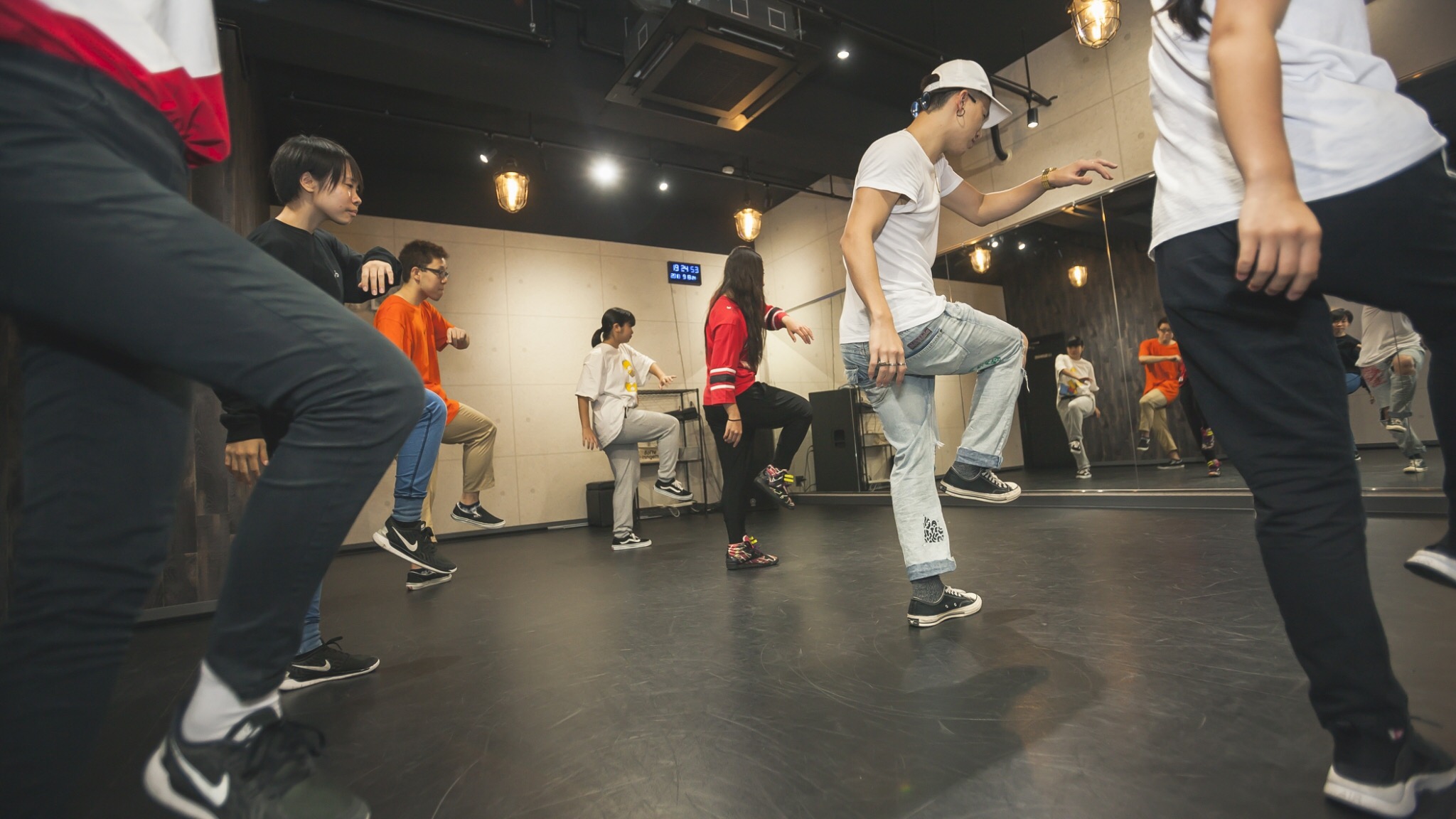 ダンススタジオルードファクトリーは長崎(長与・住吉・宝町・大村・東長崎・諫早・島原・小ヶ倉・琴海・三重)で営業中!!ダンス未経験者・初心者大歓迎!!子供から社会人までどなたでも受講可能!!長崎市・大村市など県内でダンスをするならルードファクトリー!!HIPHOPからKPOPまで!
